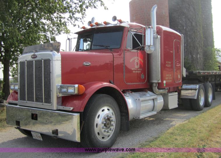 image for item A4733 1993 Peterbilt 379 semi truck