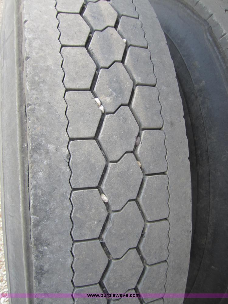 image for item A4733 1993 Peterbilt 379 semi truck