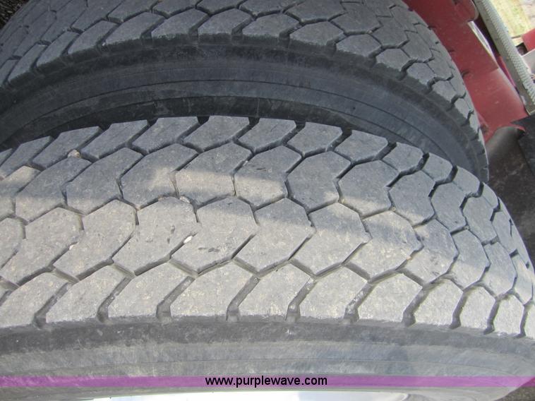 image for item A4733 1993 Peterbilt 379 semi truck