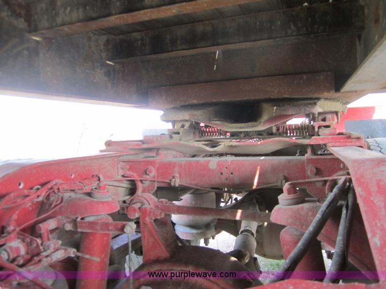 image for item A4733 1993 Peterbilt 379 semi truck