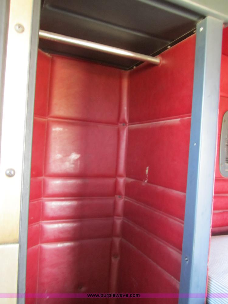 image for item A4733 1993 Peterbilt 379 semi truck