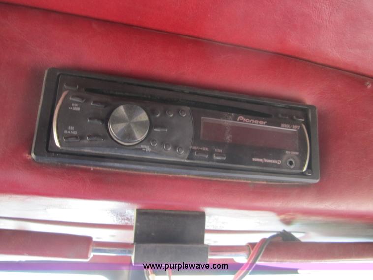 image for item A4733 1993 Peterbilt 379 semi truck