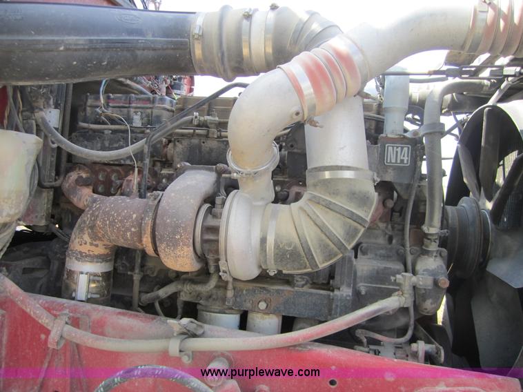 image for item A4733 1993 Peterbilt 379 semi truck