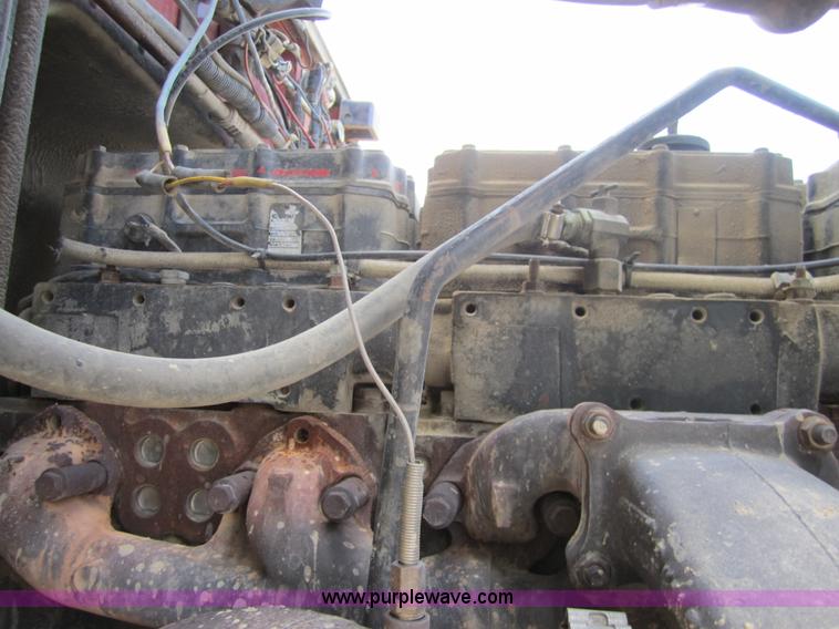 image for item A4733 1993 Peterbilt 379 semi truck