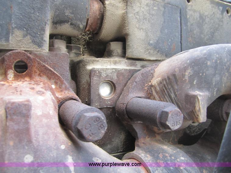 image for item A4733 1993 Peterbilt 379 semi truck