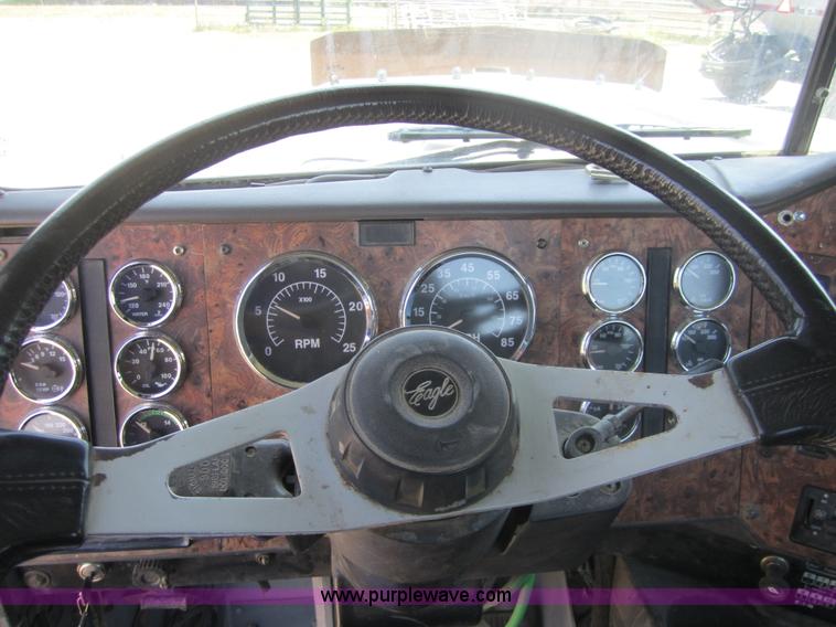 image for item A4765 1996 International 9300 semi truck