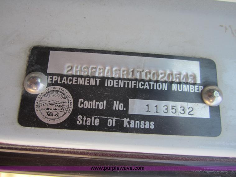 image for item A4765 1996 International 9300 semi truck