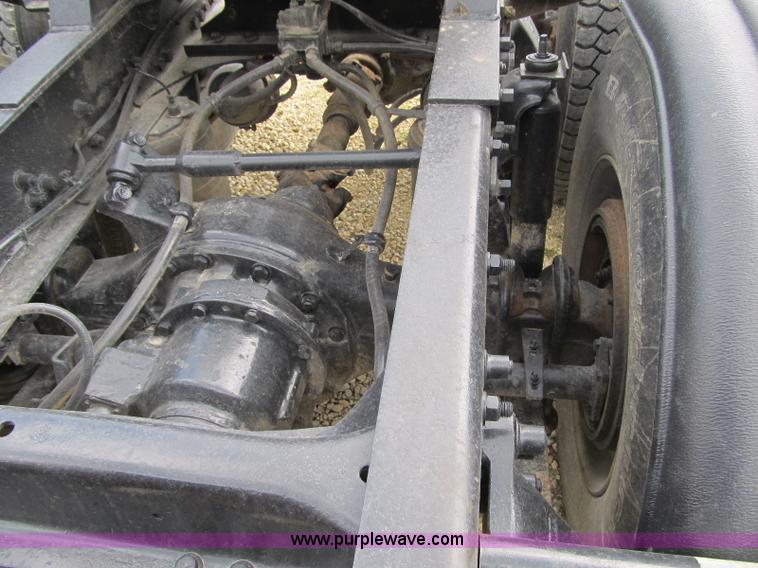 image for item A4903 1992 Freightliner FLD120 semi truck