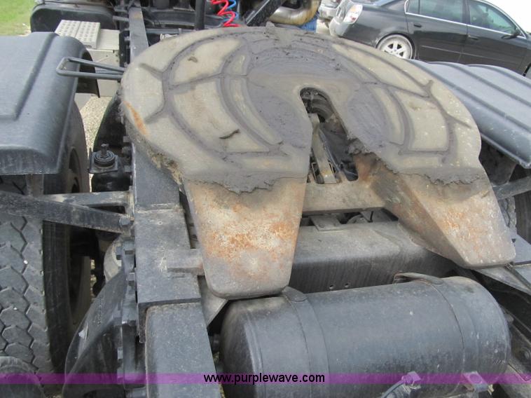 image for item A4903 1992 Freightliner FLD120 semi truck