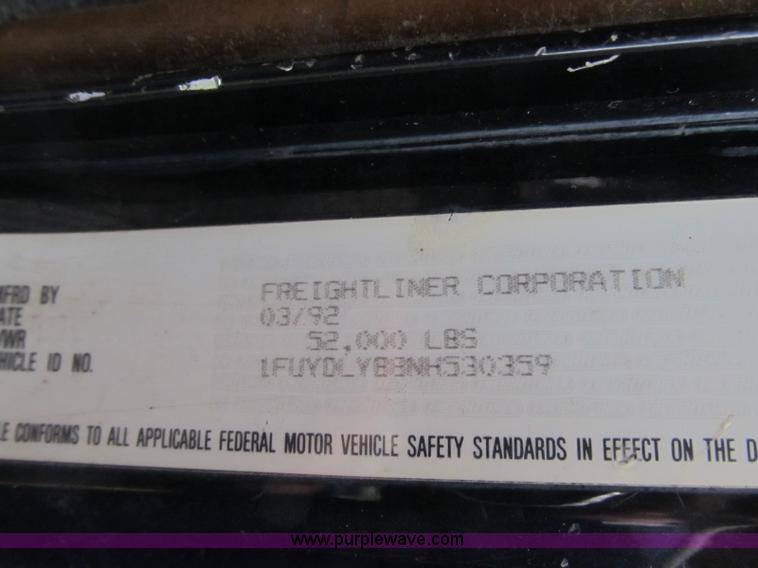 image for item A4903 1992 Freightliner FLD120 semi truck