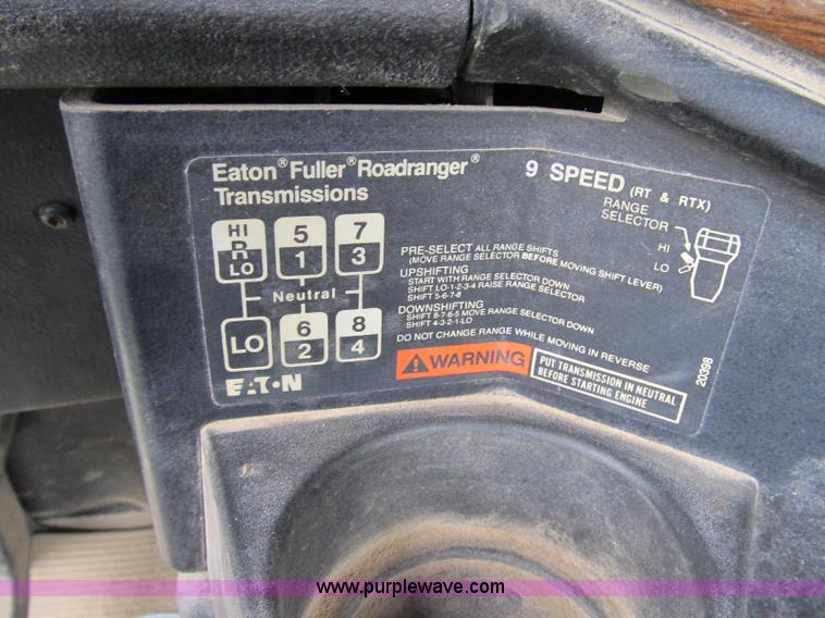 image for item A4915 1991 Freightliner FLD112 semi truck