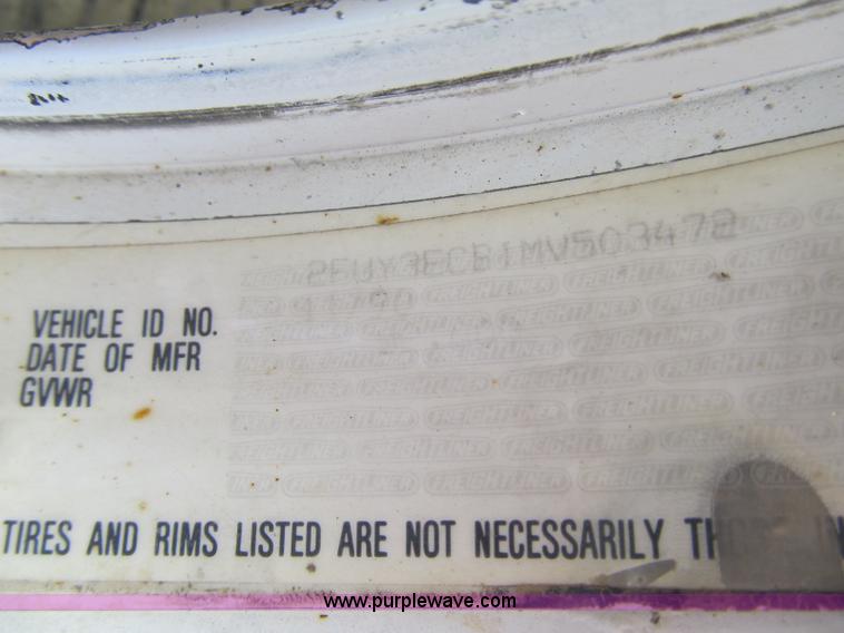 image for item A4915 1991 Freightliner FLD112 semi truck