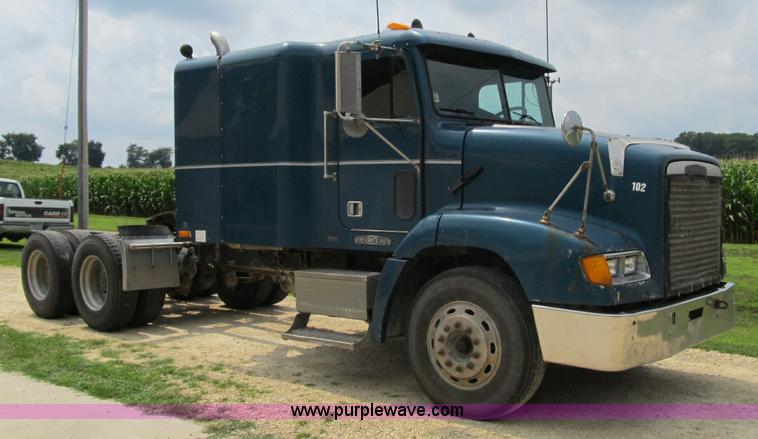 image for item A4916 1994 Freightliner FLD112 semi truck