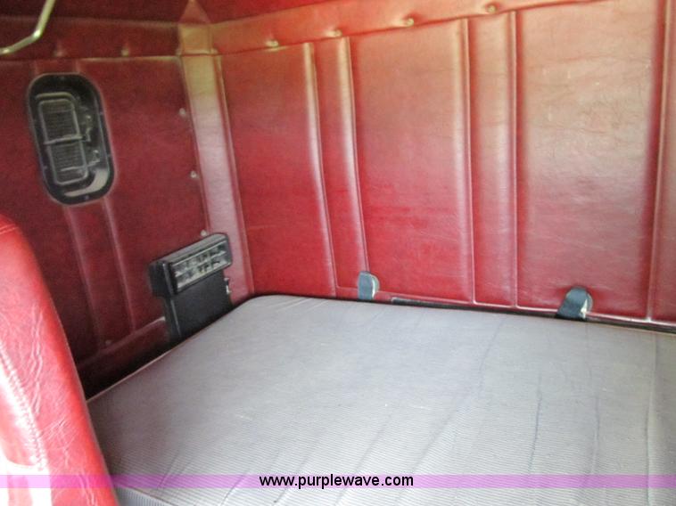 image for item A4916 1994 Freightliner FLD112 semi truck