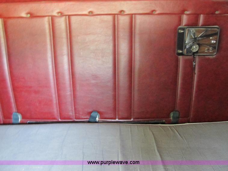 image for item A4916 1994 Freightliner FLD112 semi truck