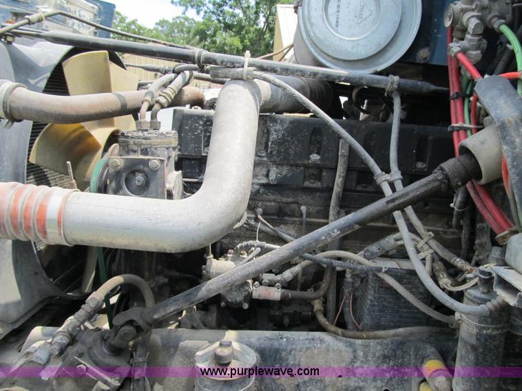 image for item A4916 1994 Freightliner FLD112 semi truck