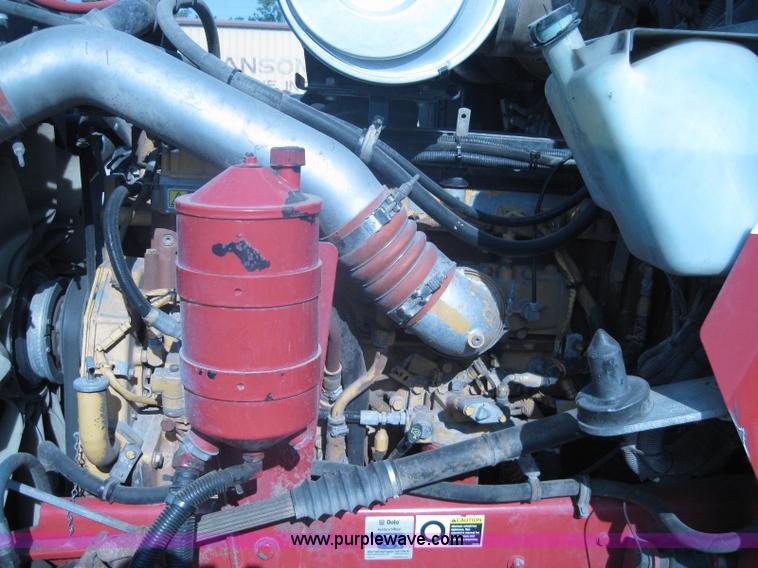 image for item A5576 2005 Kenworth T800 semi truck