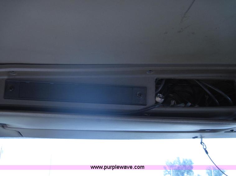 image for item A5576 2005 Kenworth T800 semi truck