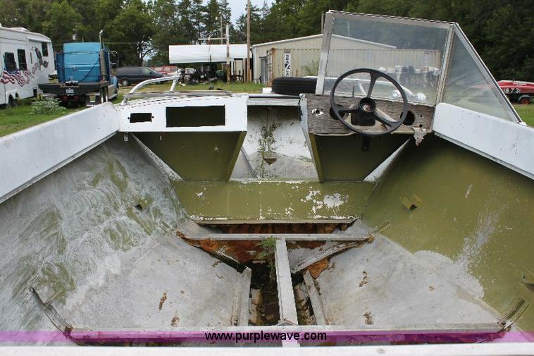 image for item A2614 Duracraft 16' aluminum deep V boat