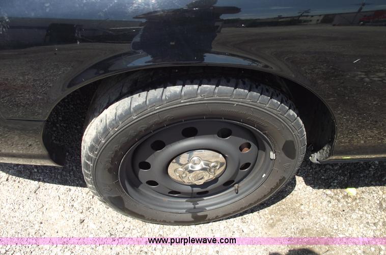 image for item A4126 2008 Ford Crown Victoria Police Interceptor