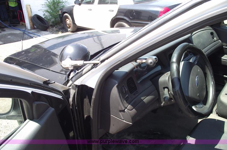 image for item A4126 2008 Ford Crown Victoria Police Interceptor