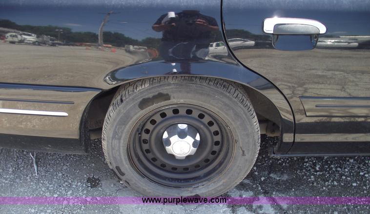 image for item A4127 1999 Ford Crown Victoria Police Interceptor