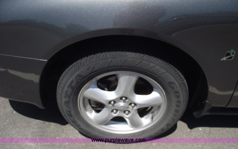 image for item A4128 2002 Ford Taurus SE