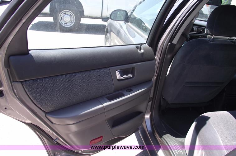 image for item A4128 2002 Ford Taurus SE