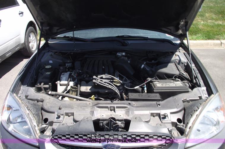 image for item A4128 2002 Ford Taurus SE