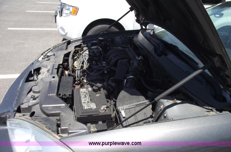 image for item A4128 2002 Ford Taurus SE