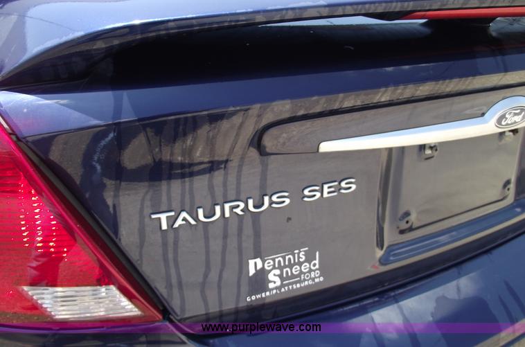 image for item A4130 2001 Ford Taurus SES