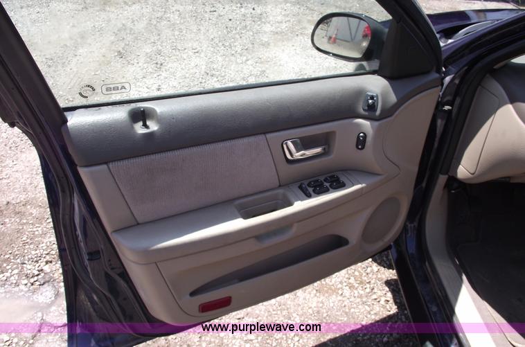 image for item A4130 2001 Ford Taurus SES