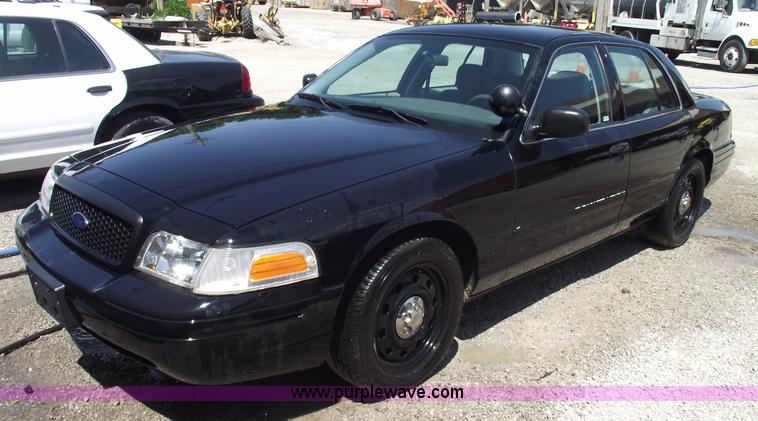 image for item A4131 2005 Ford Crown Victoria Police Interceptor