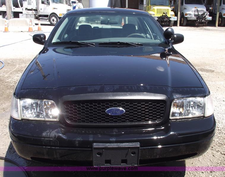 image for item A4131 2005 Ford Crown Victoria Police Interceptor