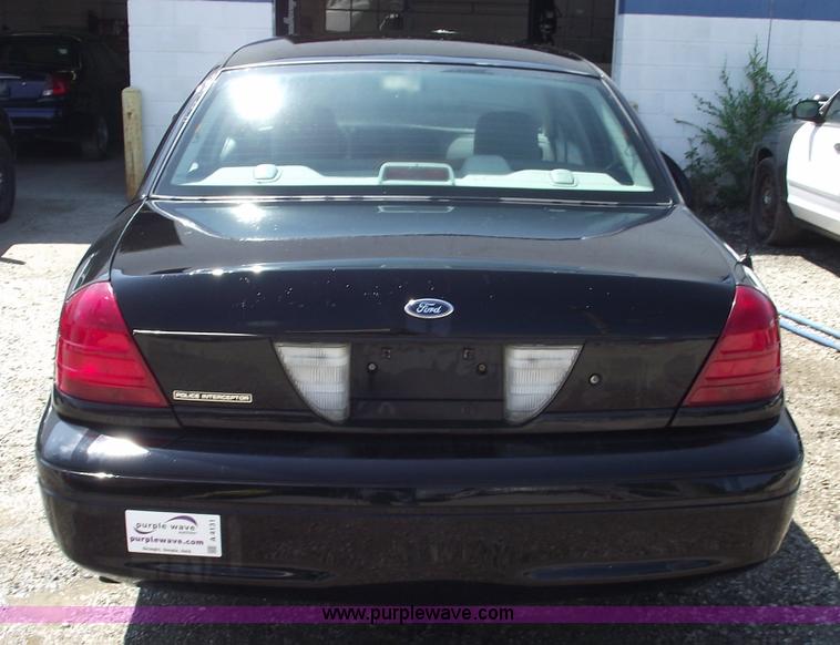 image for item A4131 2005 Ford Crown Victoria Police Interceptor