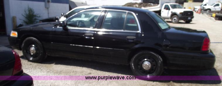image for item A4131 2005 Ford Crown Victoria Police Interceptor