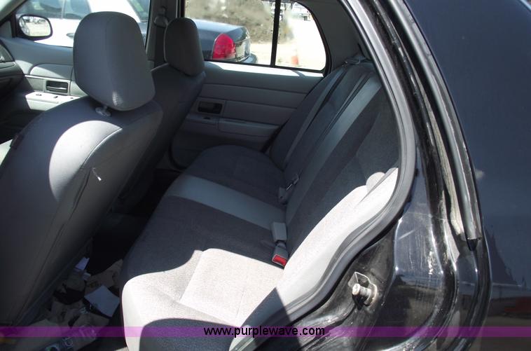 image for item A4131 2005 Ford Crown Victoria Police Interceptor