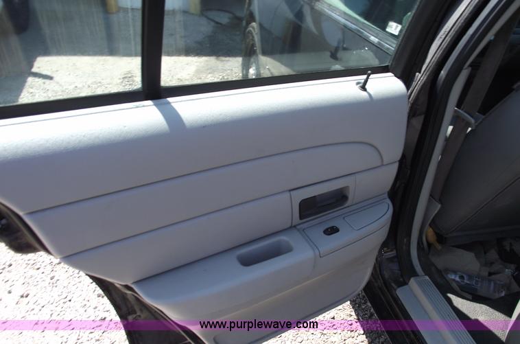 image for item A4131 2005 Ford Crown Victoria Police Interceptor