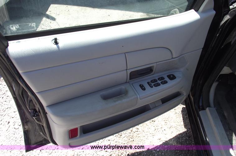 image for item A4131 2005 Ford Crown Victoria Police Interceptor