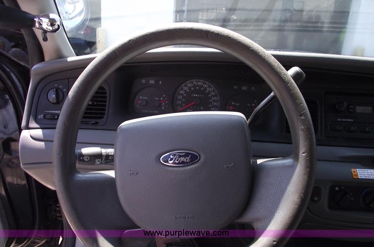 image for item A4131 2005 Ford Crown Victoria Police Interceptor