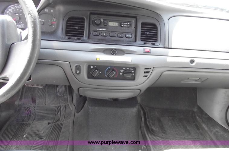 image for item A4131 2005 Ford Crown Victoria Police Interceptor