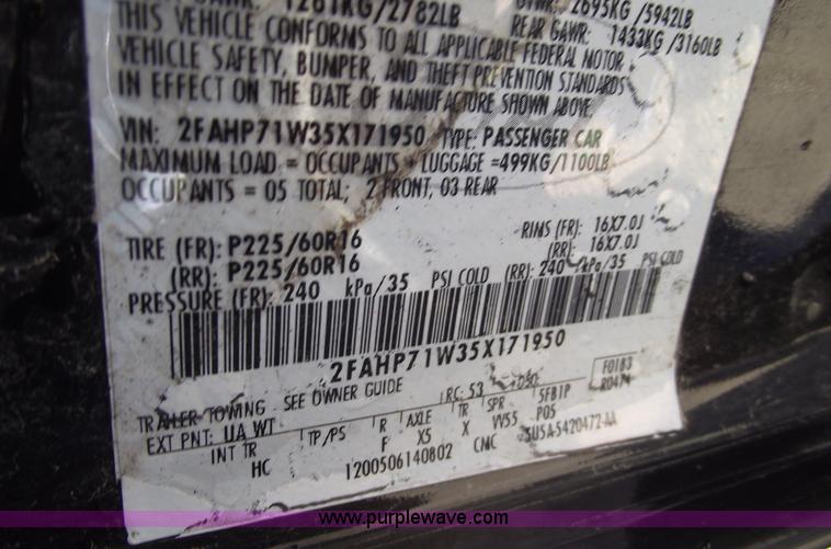 image for item A4131 2005 Ford Crown Victoria Police Interceptor