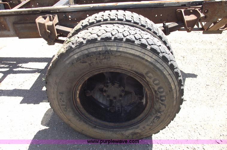 image for item A4140 1971 International 1700A truck cab and chassis