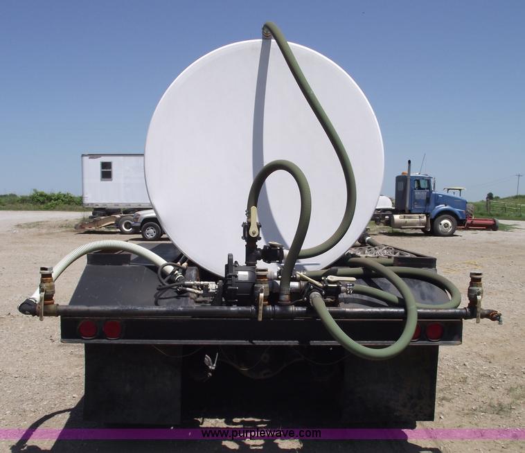 image for item A4142 1975 Ford L9000 water truck