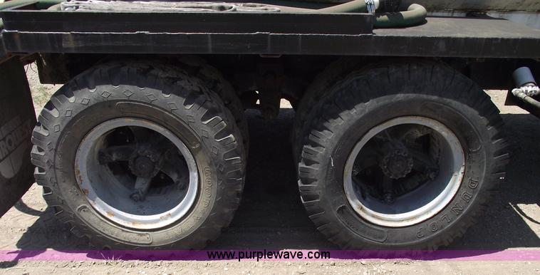 image for item A4142 1975 Ford L9000 water truck