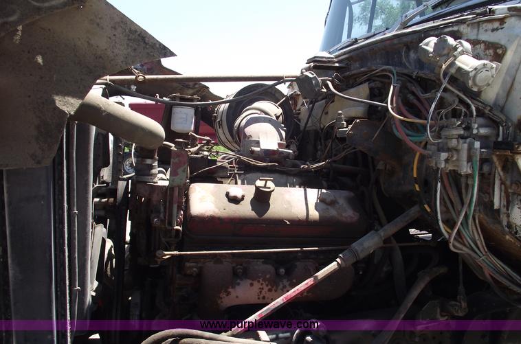 image for item A4142 1975 Ford L9000 water truck