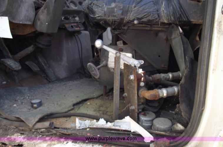 image for item A4142 1975 Ford L9000 water truck