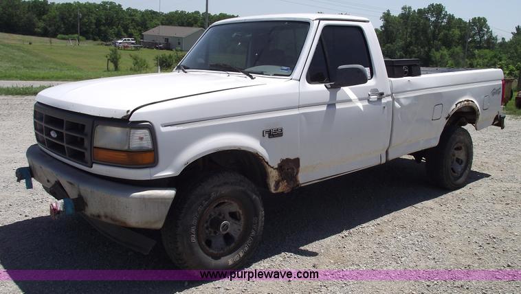 image for item A4143 1995 Ford F150 XL pickup truck