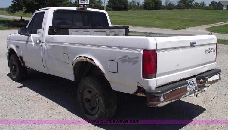 image for item A4143 1995 Ford F150 XL pickup truck