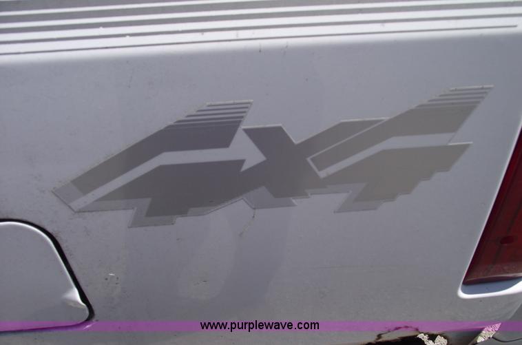 image for item A4143 1995 Ford F150 XL pickup truck